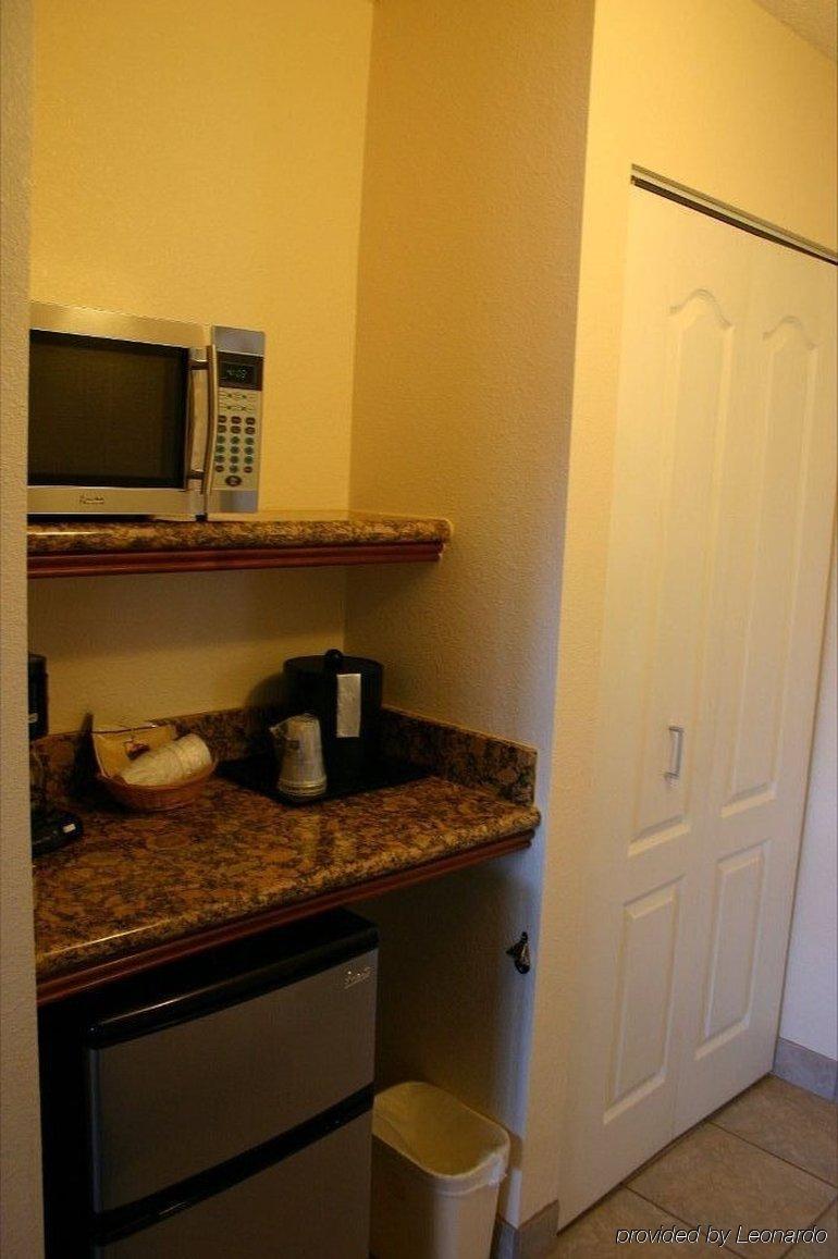 ベストウェスタン プラス ア ウェイファーラーズ イン アンド スイーツ キングマン 部屋 写真
